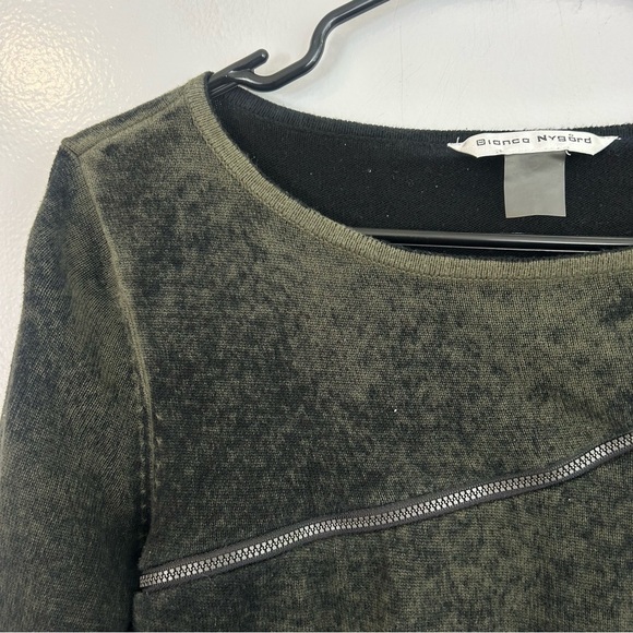 Bianca Nygard Olive Green & Black Asymmetrical Zipper Pullover Sweater Medium - Picture 3 of 10
